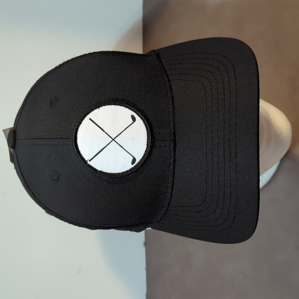 Signatures golf logo black hat new with tags NWT cap criss cross clubs